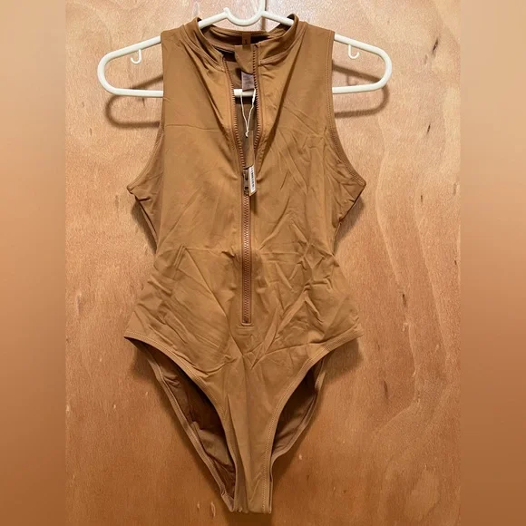 NWT SKIMS almond- High Neck One Piece Swimsuit with Sleek Zip Front - Picture 4 of 9